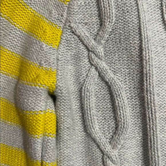Old Navy | Yellow Striped Long Sleeves Cable knit Gray Cotton Sweater - Picture 5 of 14